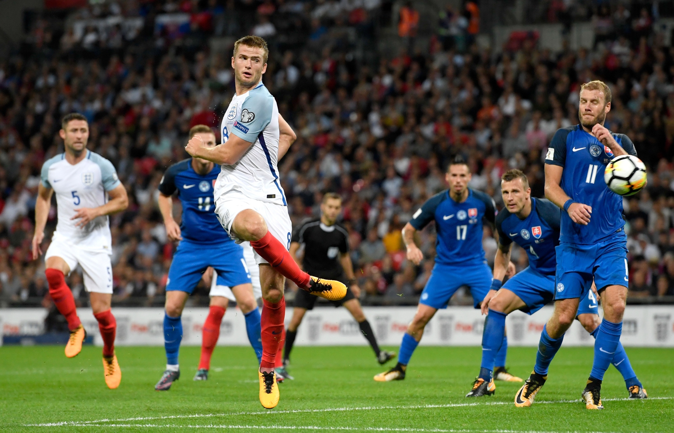 水晶宫的坚 水晶宫的坚